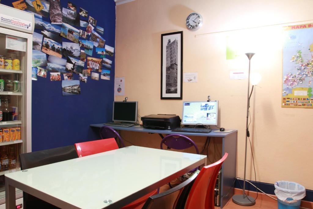 Hostel Hemingway Pamplona Ngoại thất bức ảnh
